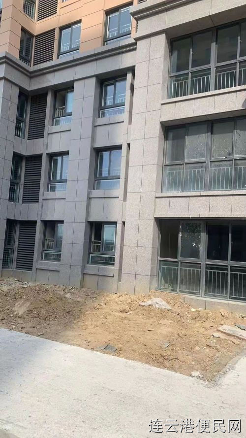 云台山第二期128平方一楼带院子